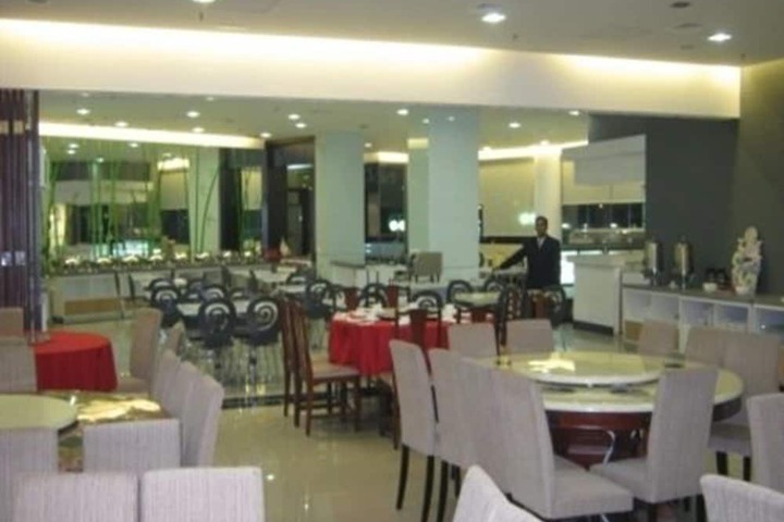 Dining 42 of 59