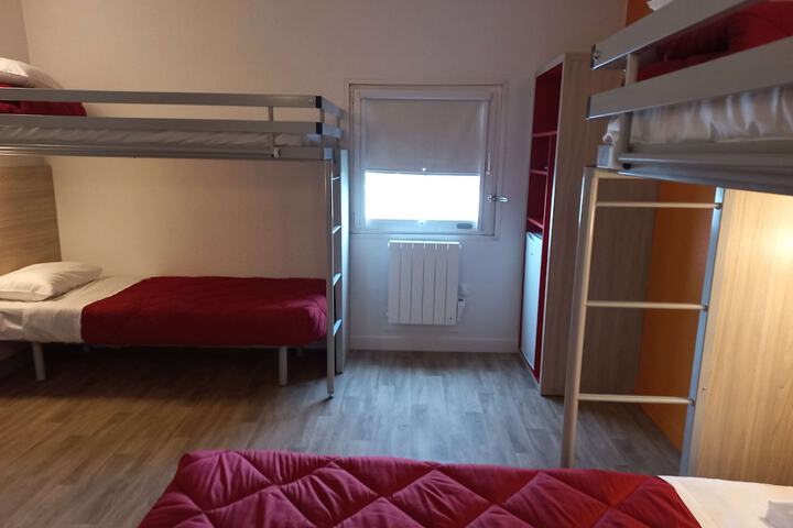 Room 9 of 39