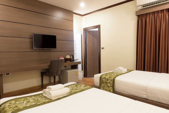 Room 34 of 81