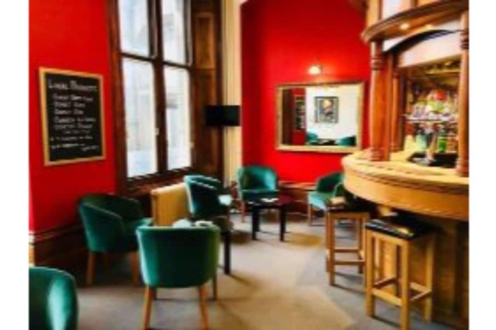 Lounge 67 of 109