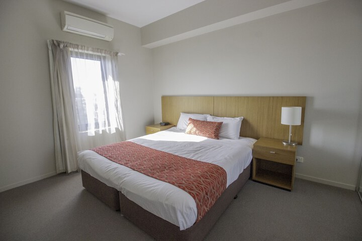 Room 4 of 25