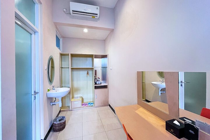 Room 10 of 42
