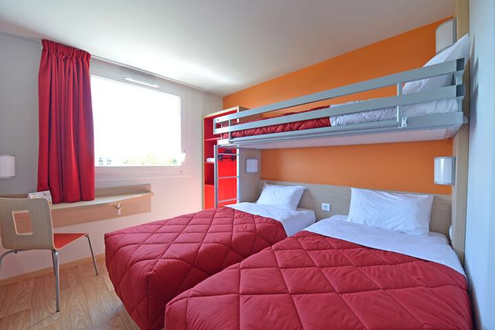 Room 25 of 73