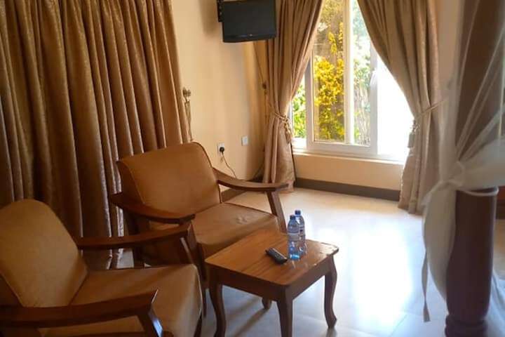 Room 2 of 18