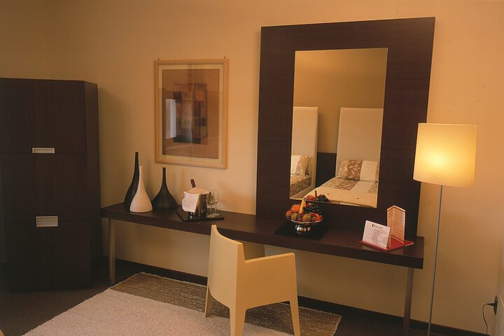 Room 11 of 35