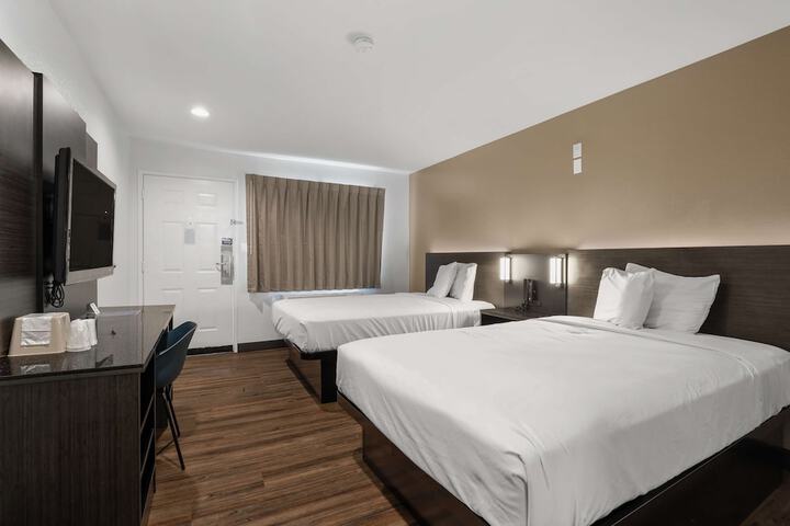 Double Accessible King Size Bed (3 of 10)