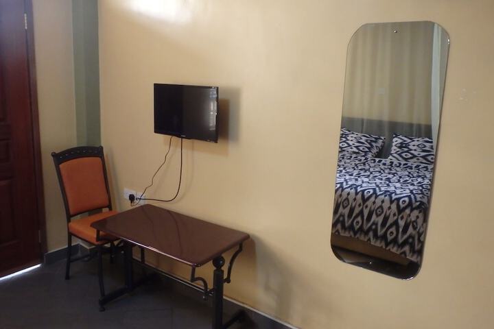 Room 10 of 27