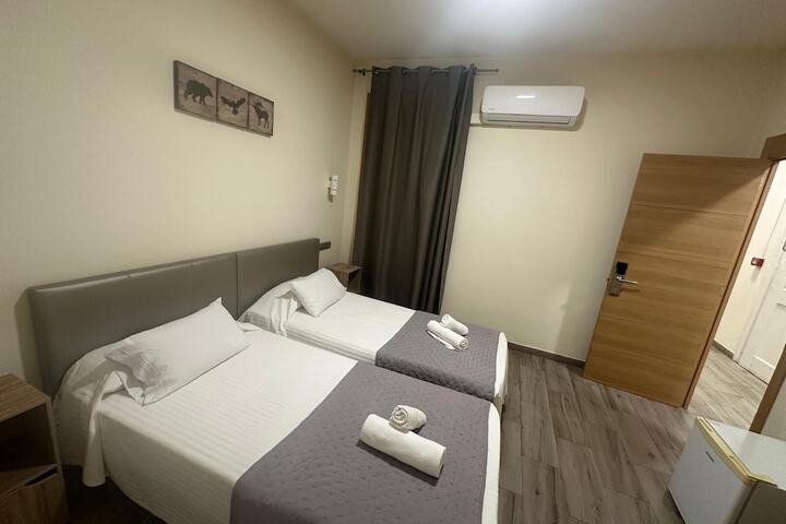 Room 12 of 43