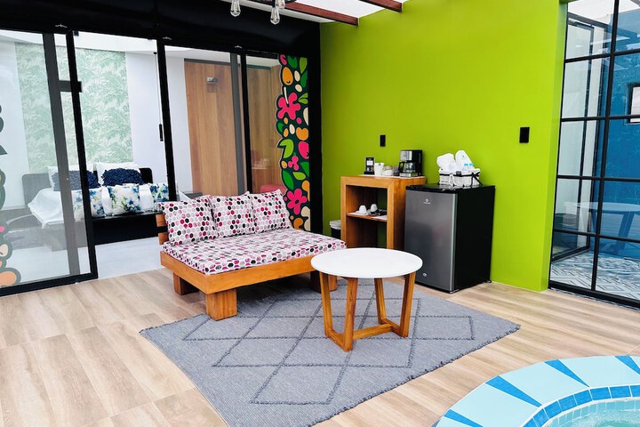 Room 18 of 50
