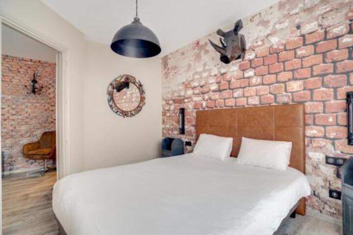 Room 46 of 91