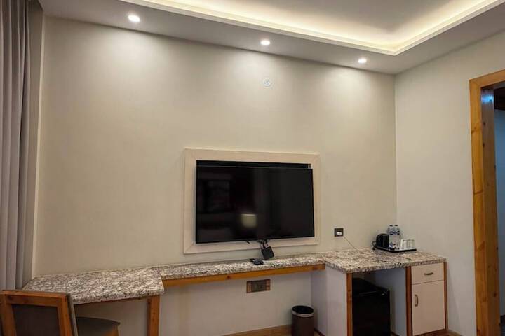 Room 42 of 144