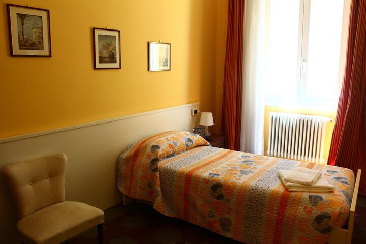 Room 49 of 107