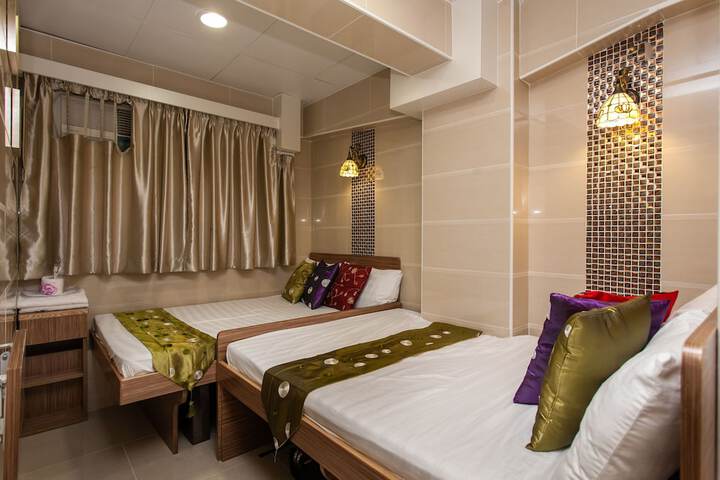 Room 28 of 52