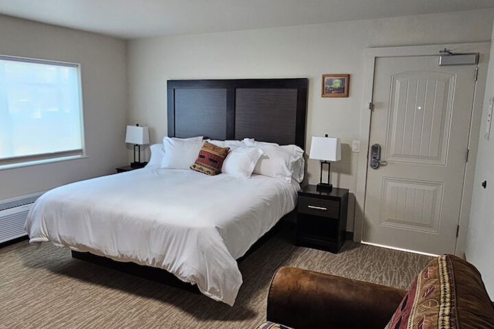 Room 11 of 37