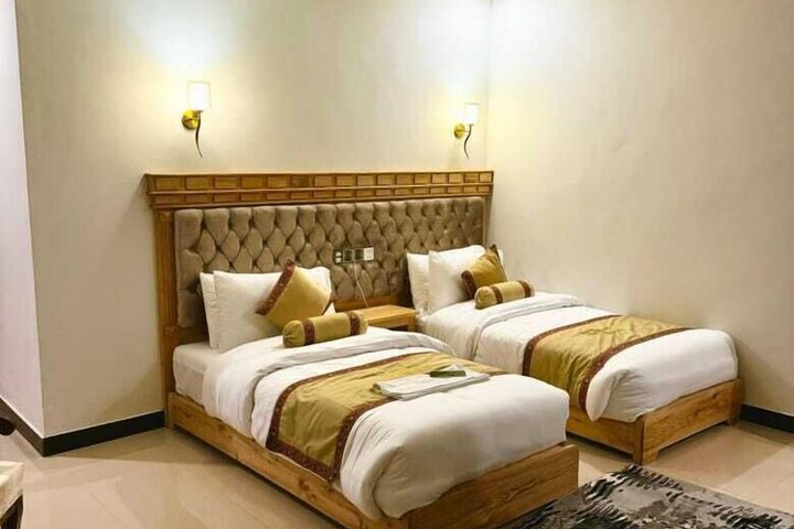 Room 4 of 6