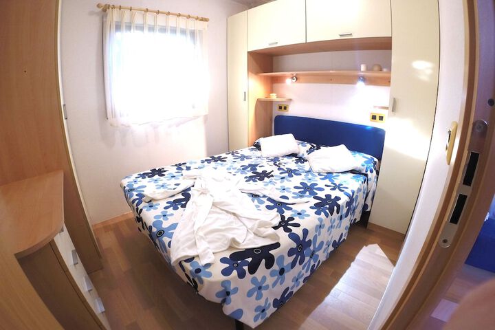Room 13 of 81
