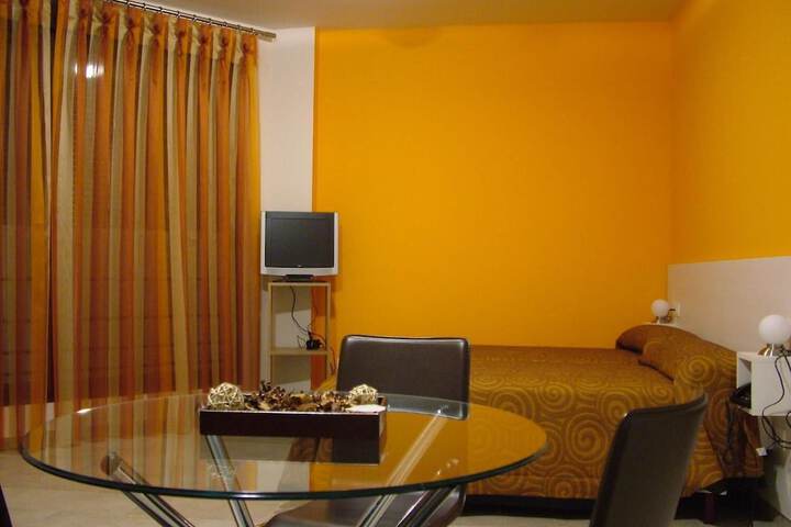Room 3 of 33