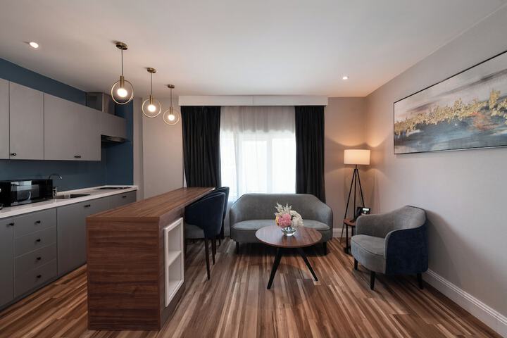Room 34 of 112