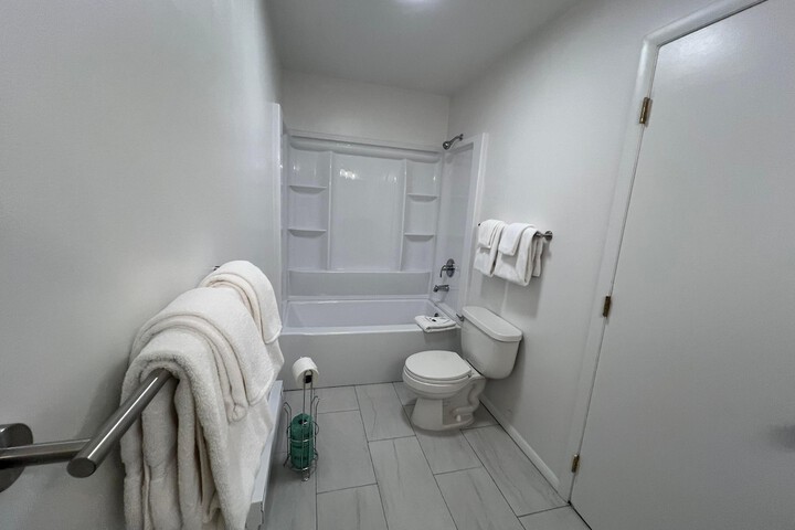 Room 35 of 61