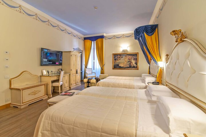 Room 32 of 102