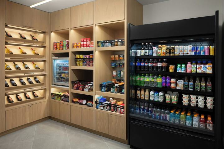 Snack bar