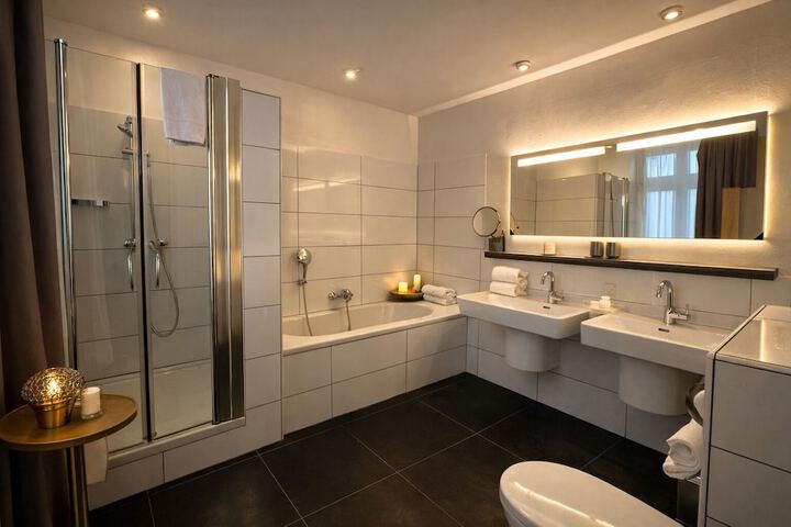 Room 5 of 25