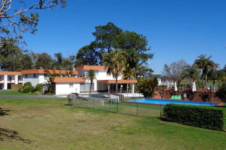 Pool 40 of 47