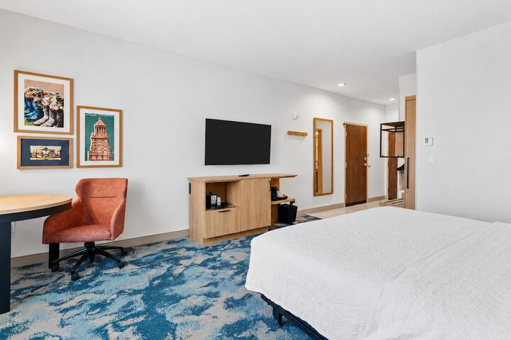 Room 15 of 33