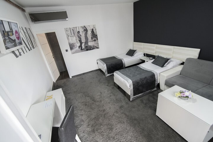 Room 18 of 60