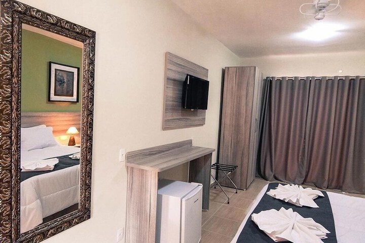Room 5 of 118