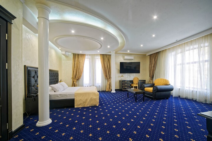 Room 15 of 122