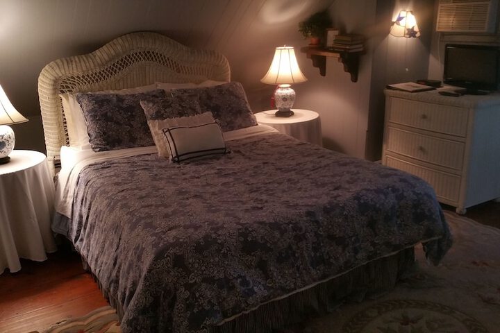 Room 4 of 11