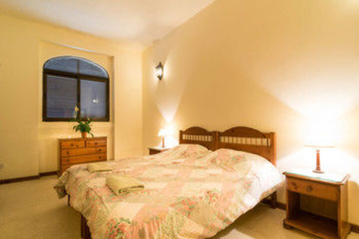 Room 46 of 80