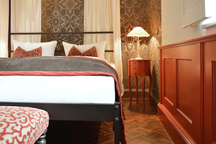 Room 4 of 81