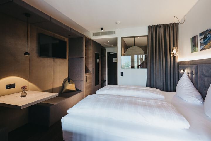 Room 21 of 155