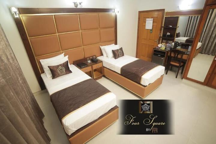 Room 12 of 20