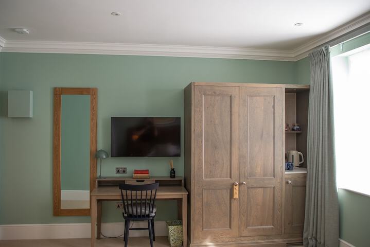 Room 4 of 53