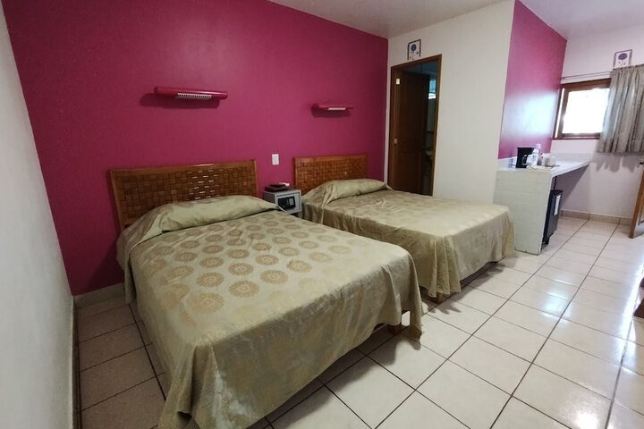 Room 8 of 32