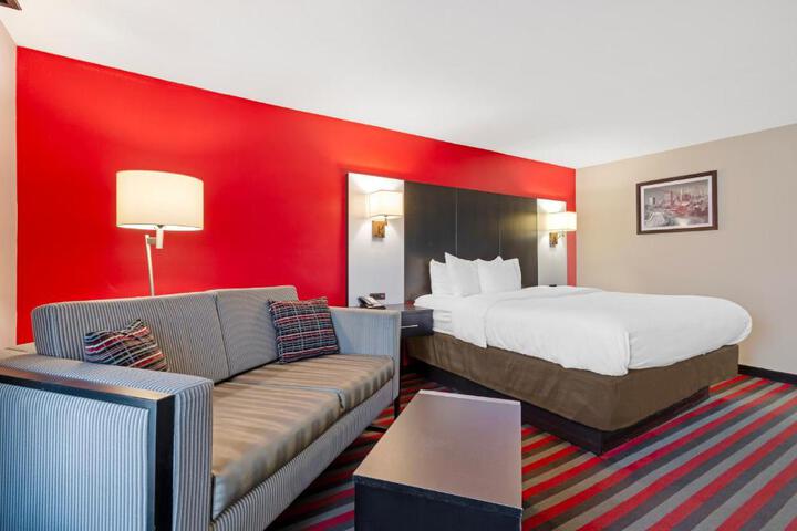 1 King Bed (5 of 14)