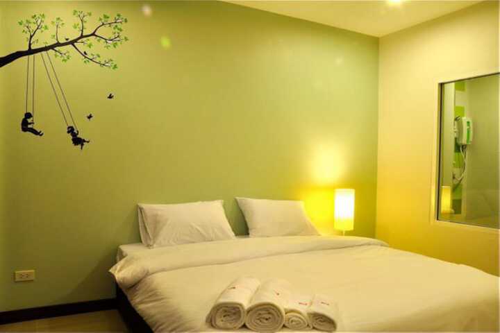 Room 10 of 18