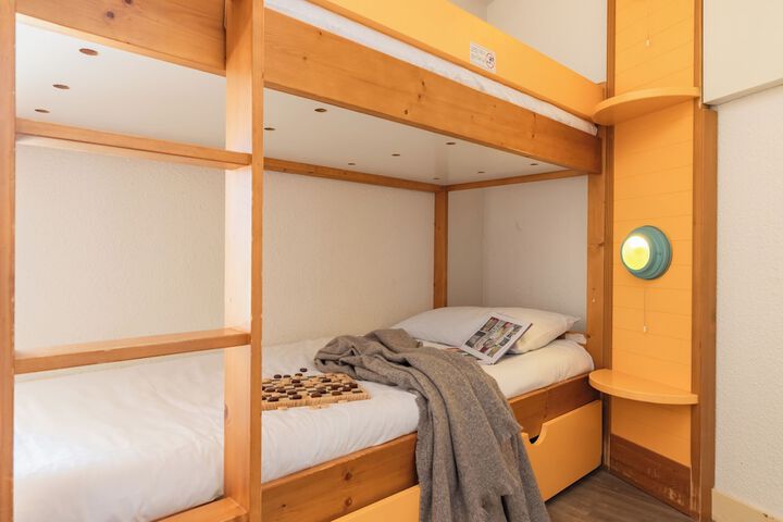 Room 6 of 62