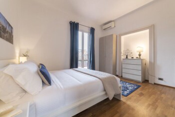 Room 12 of 34
