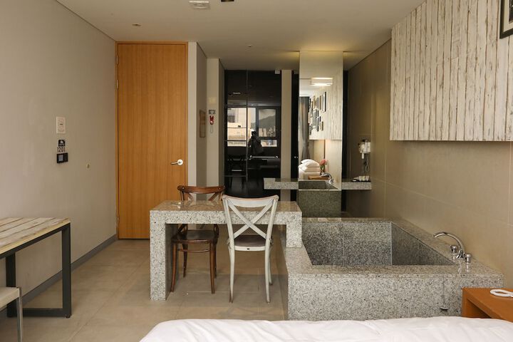 Room 29 of 59