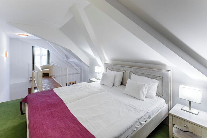 Room 10 of 45