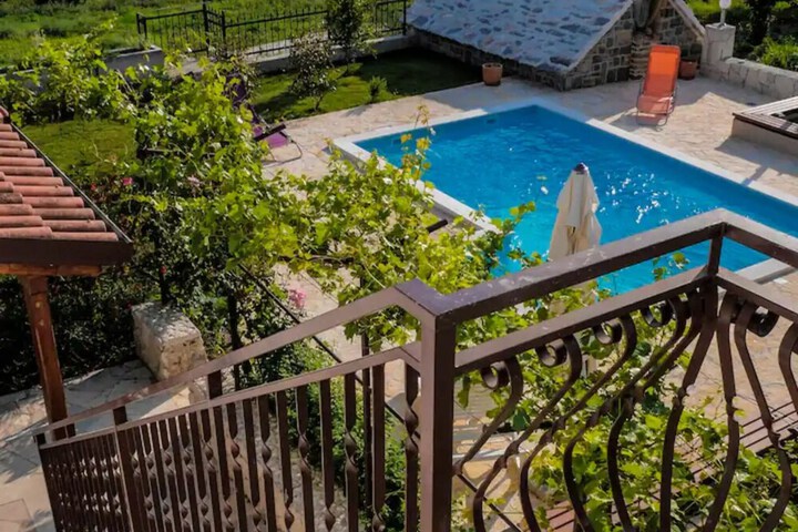 Terrace/Patio 17 of 65