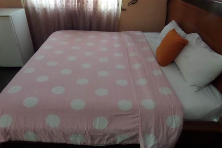 Room 10 of 33
