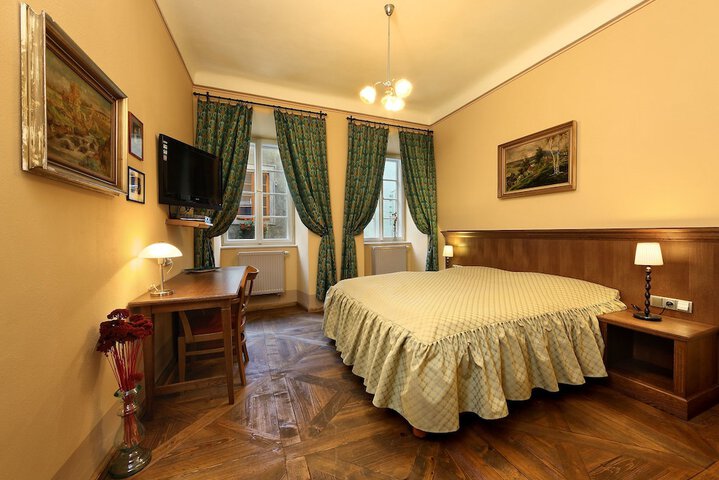 Room 7 of 39