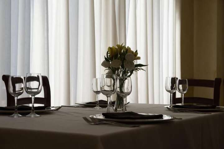 Dining 27 of 50