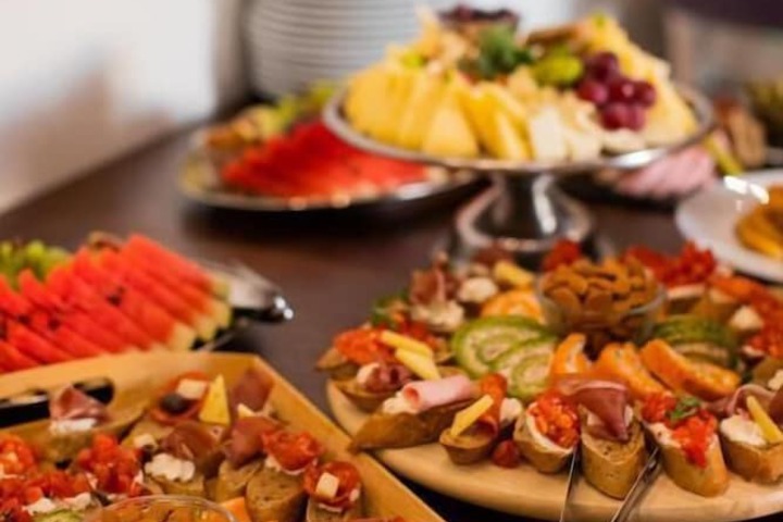 Dining 59 of 76