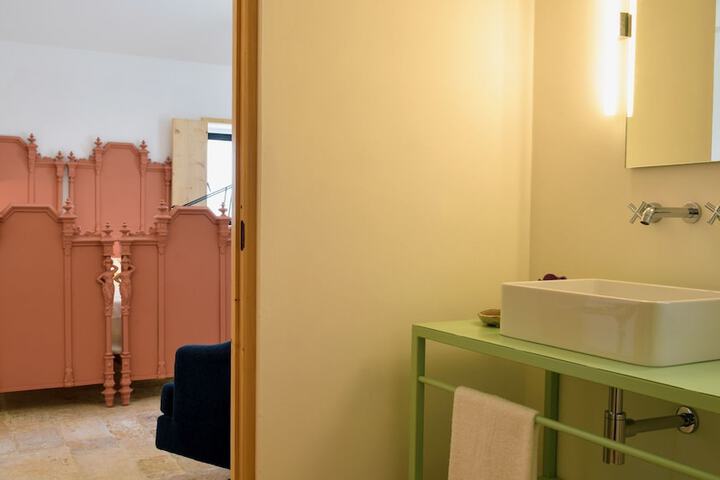 Room 30 of 49